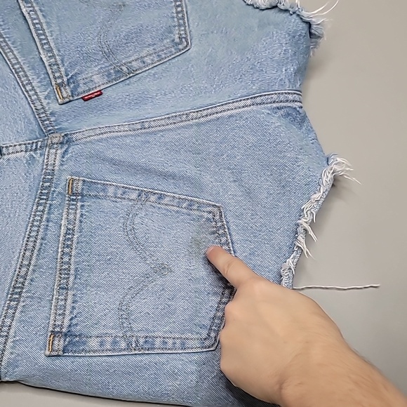 501 Big E Levis size 28 mom rise Button Fly cutoffs light wash denim jean shorts - Picture 15 of 15